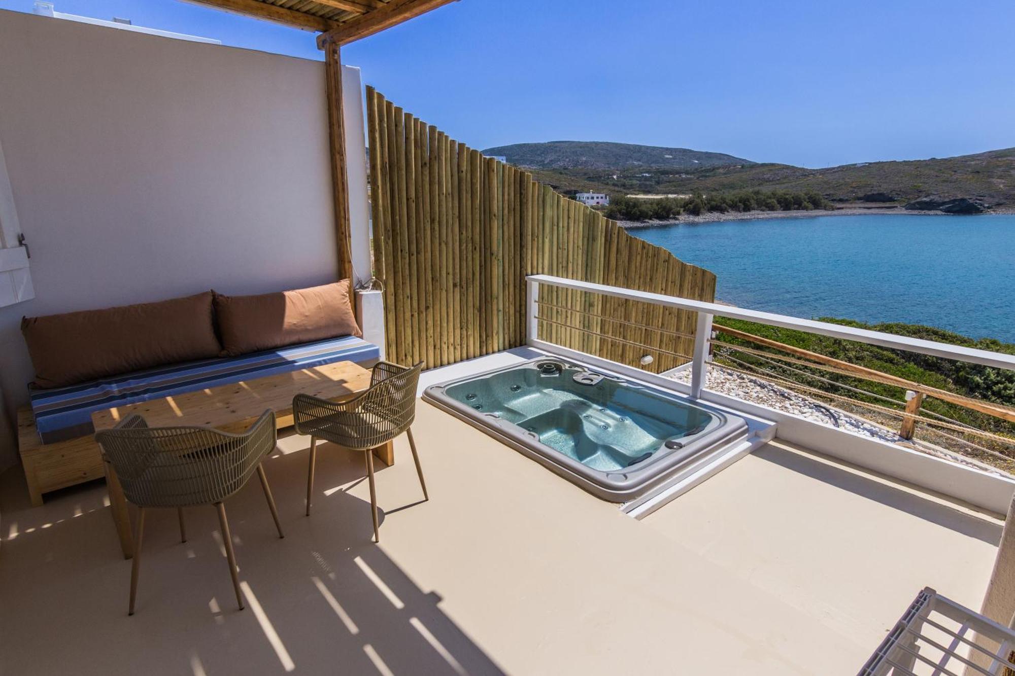 Salt Suites Milos Поллония Экстерьер фото