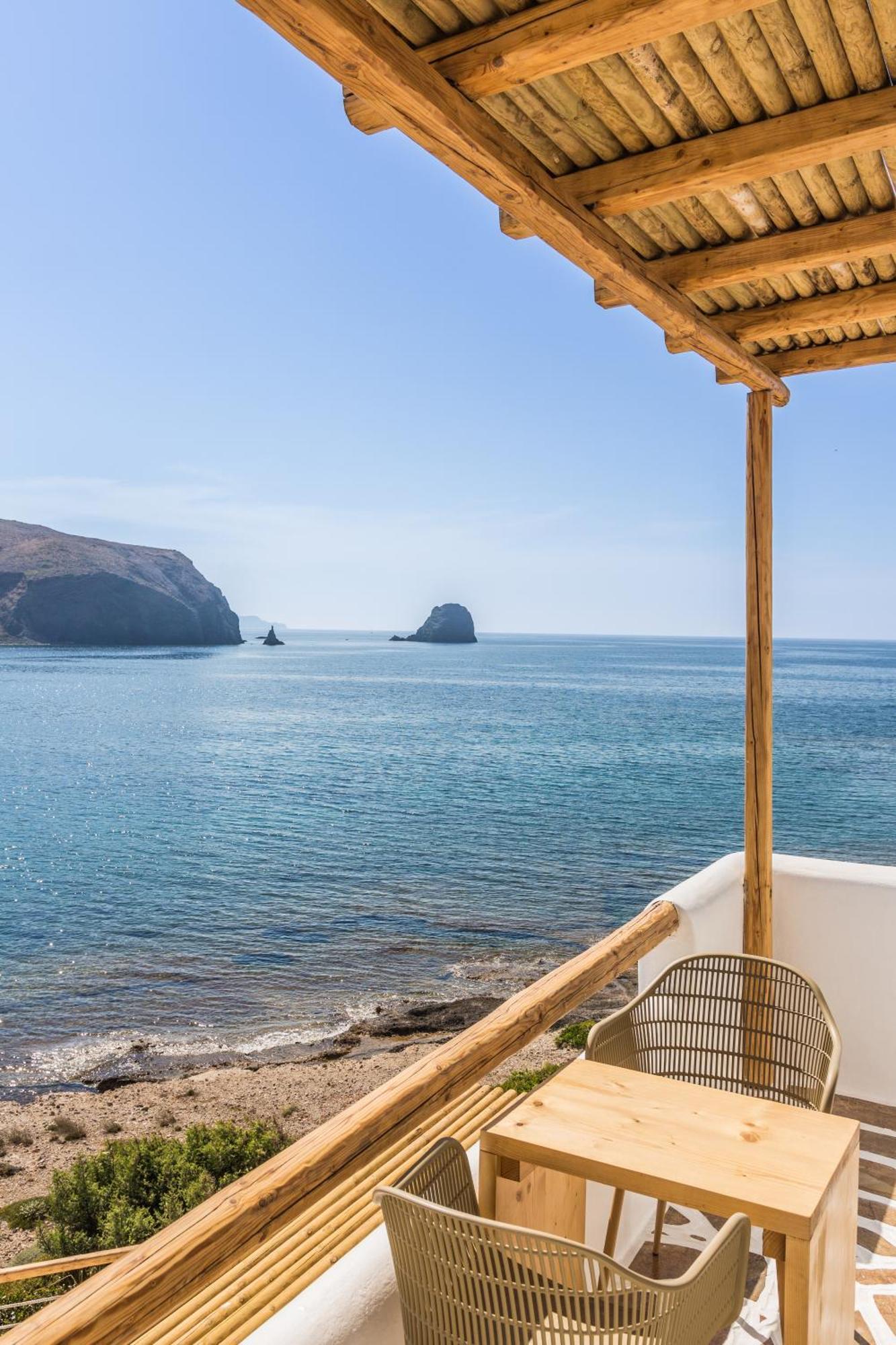 Salt Suites Milos Поллония Экстерьер фото